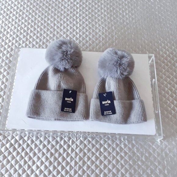 NIB / NWT Norla grey "mom & me" beanie hat with faux fur pom pom boxed set - Picture 4 of 6